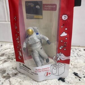 National Geographic Astronaut Audio Figure - White and Gold